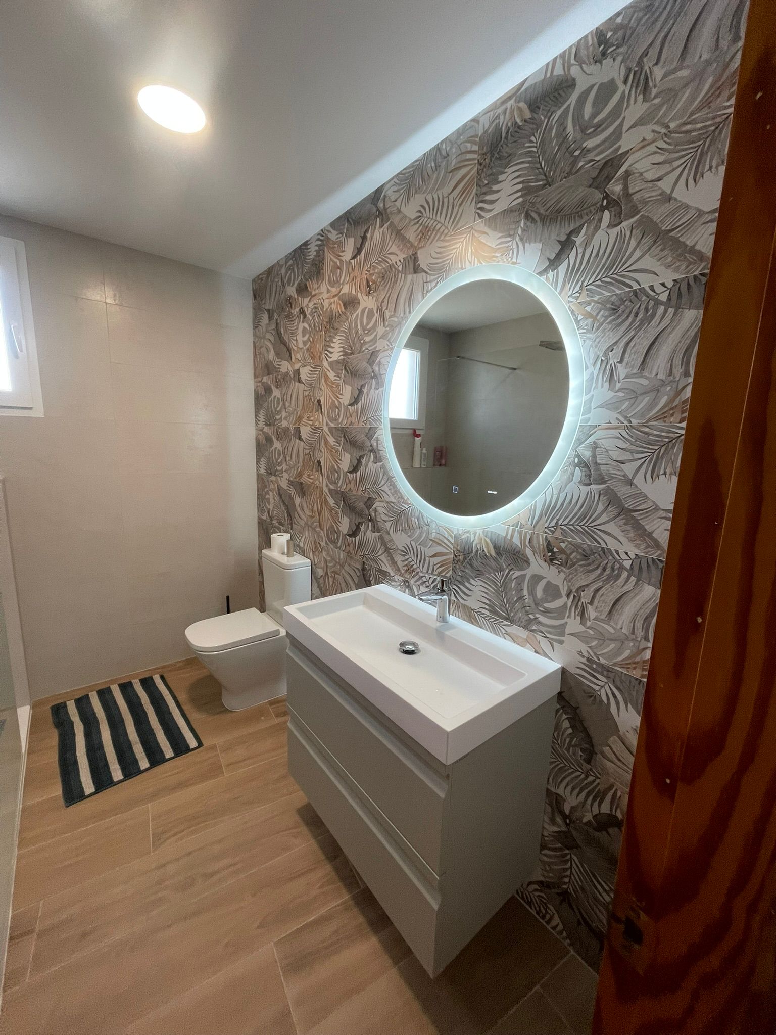 Detalle de baño e instalación de fontanería